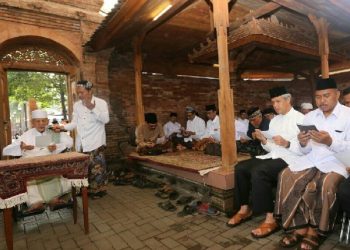 Gubernur Jateng Sambangi Kudus Ikuti Prosesi  Buka Luwur Kanjeng Sunan Kudus