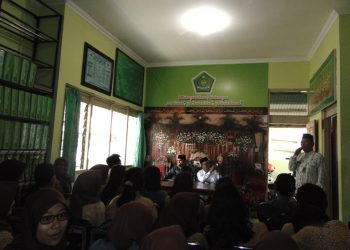 SISWA SMA 1 BAE ADAKAN STUDI PAI DI KUA KOTA