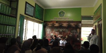 SISWA SMA 1 BAE ADAKAN STUDI PAI DI KUA KOTA