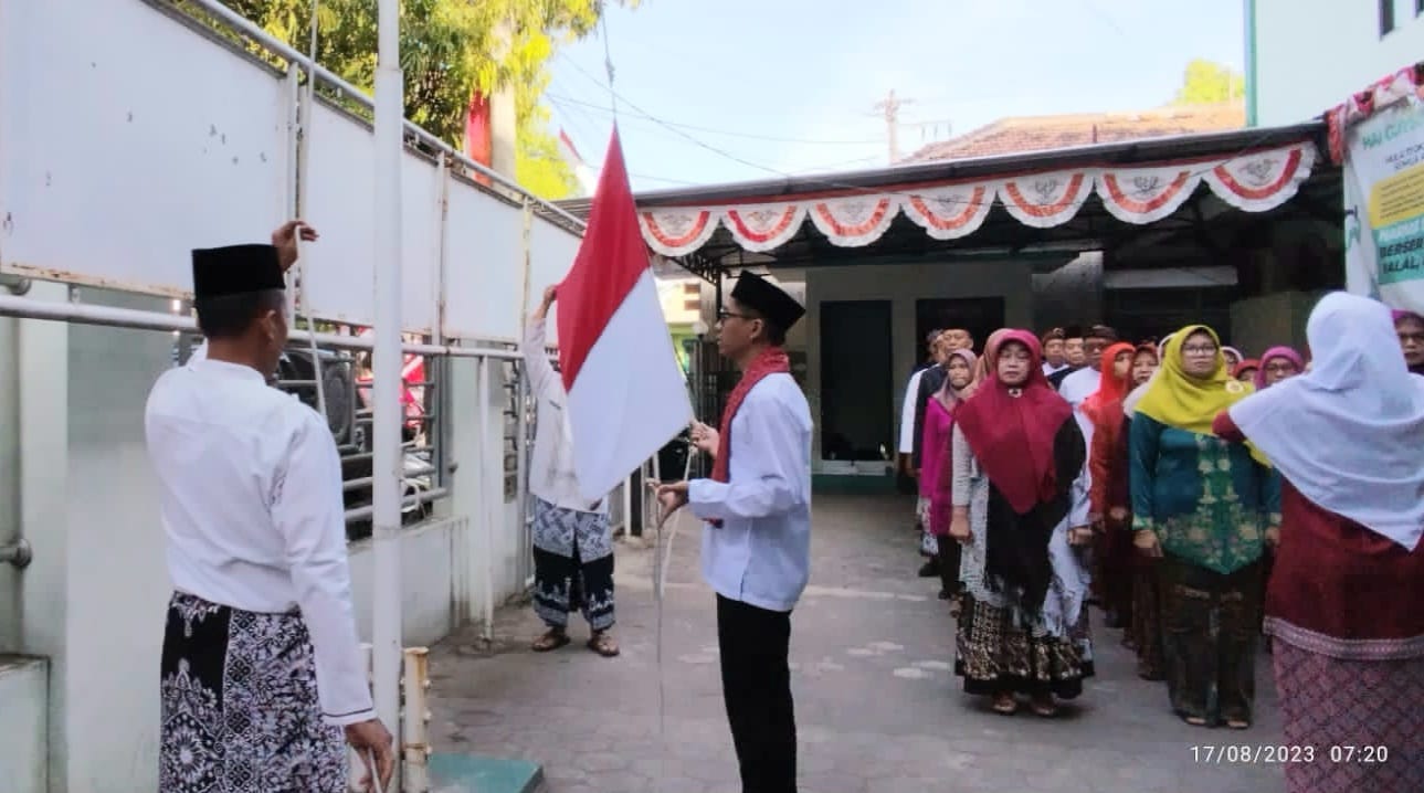 Semarakkan Peringatan HUT Kemerdekaan RI Ke-78, Kemenag Kudus Gelar Upacara Bendera