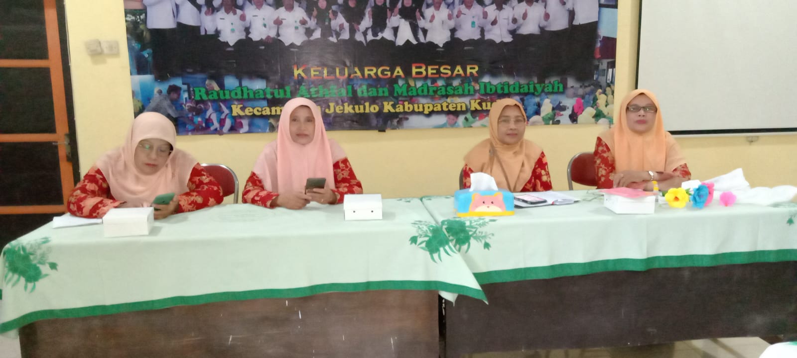 Pertemuan Anggota Dharma Wanita Persatuan KUA Kecamatan Jekulo