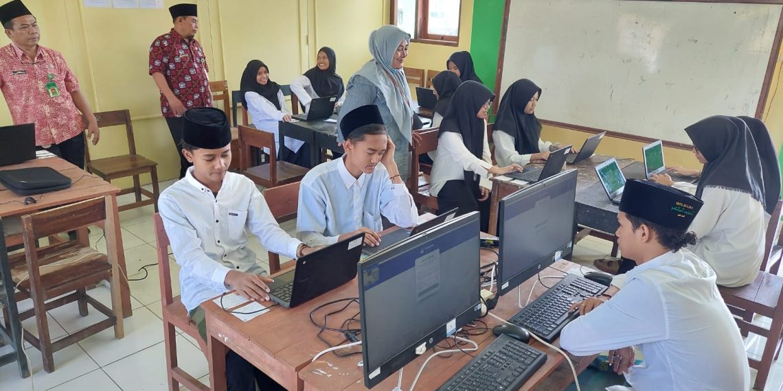 PD. Pontren Kemenag Kudus Lakukan Monitoring ANBK Tingkat Ulya PKPPs Al Muayyad Al Maliky