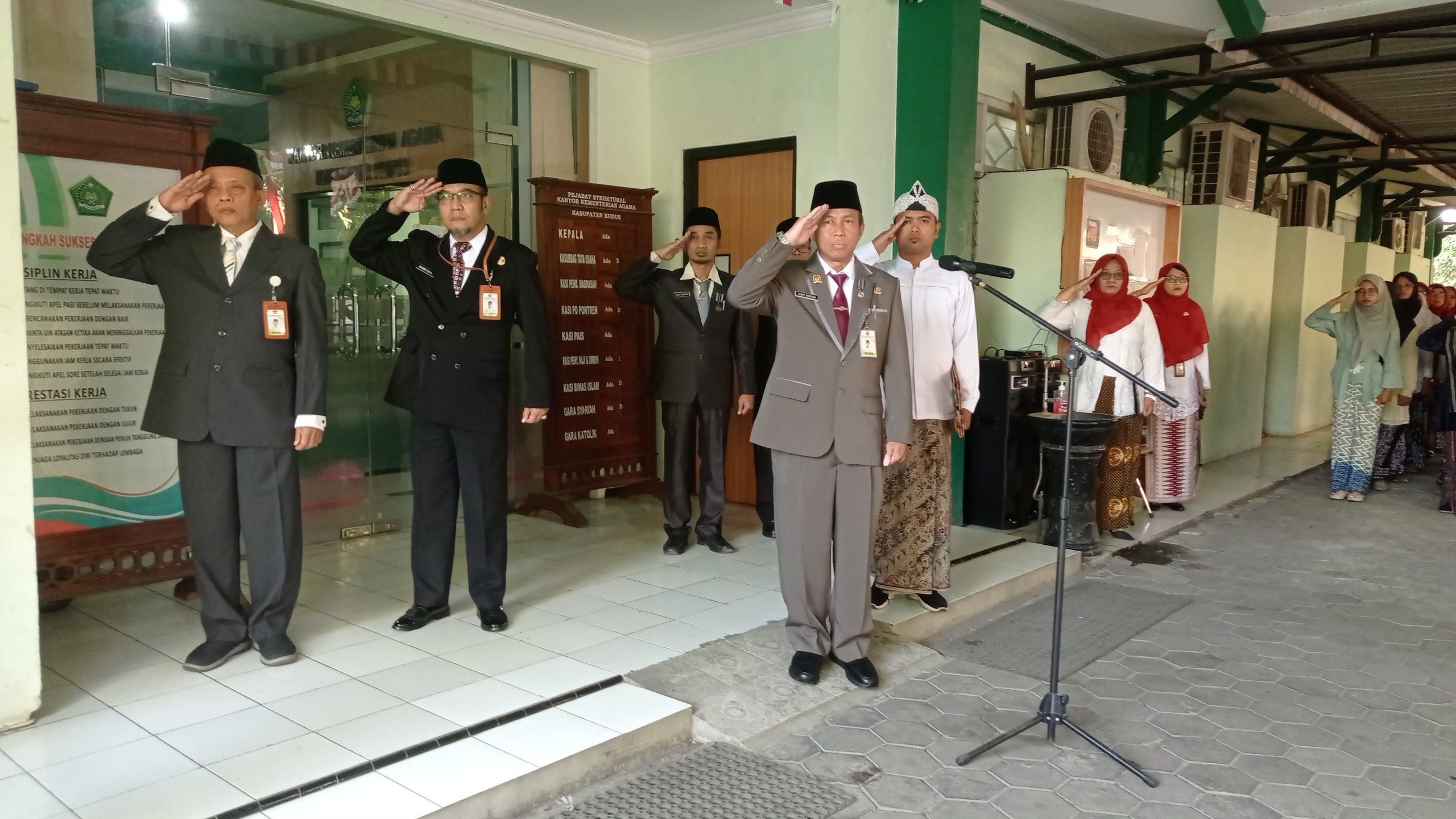 Memperingati HUT RI ke-79, Kantor Kementerian Agama Kabupaten Kudus Gelar Upacara