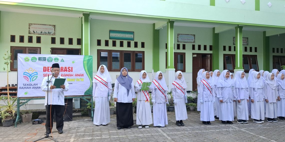 MTs NU Raden Umar Sa’id Pecah Rekor Sebagai Madrasah Pertama di Kabupaten Kudus yang Deklarasi Terbuka Sebagai Sekolah Ramah Anak