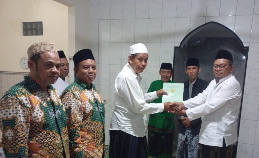 Pelaksanaan Ikrar Wakaf TPQ Uswatun Hasanah dan Majlis Ta’lim PR NU Pasuruhan Kidul