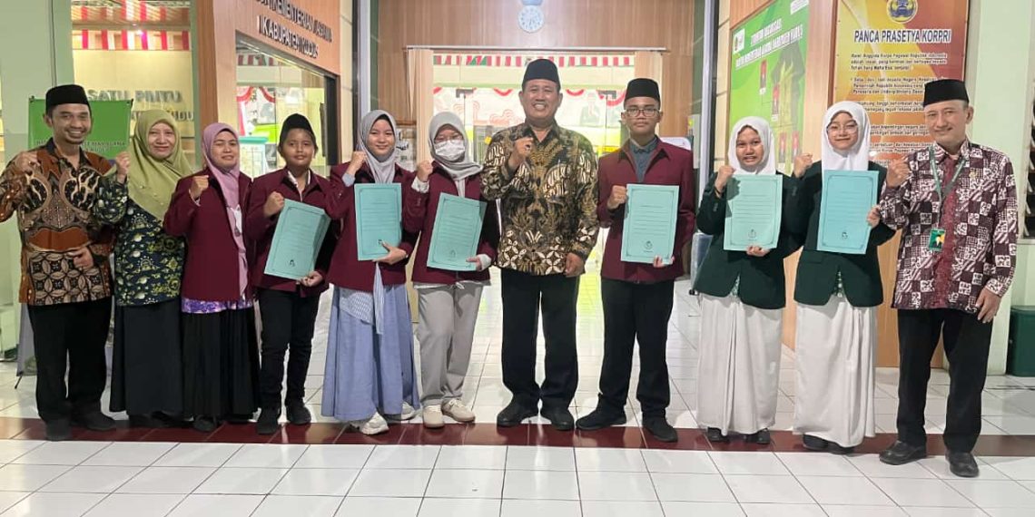 Pelepasan Siswa Madrasah Kab. Kudus Mengikuti Myres dan KSM Tingkat Nasional di Ternate