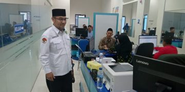 Seksi PHU Kankemenag Kab. Kudus Dampingi Pengurusan Paspor Calon Jemaah Haji 1446 H/2025 M.