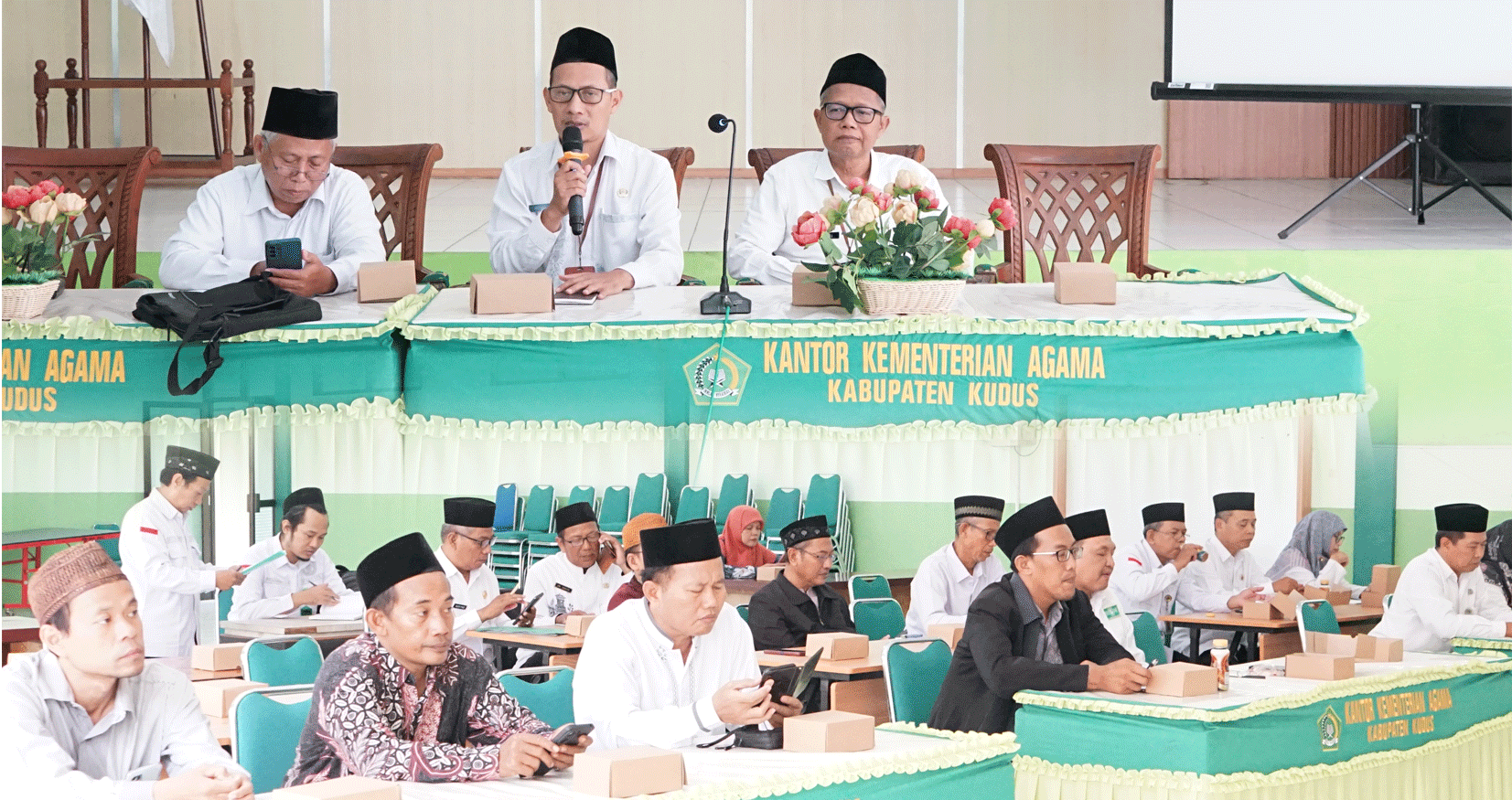 Rapat Ujian Akhir Madrasah Diniyah Takmiliyah (MDT)