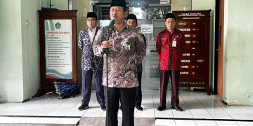 Apel Penghormatan Bendera Merah Putih dan Doa Bersama Tanggal 17, Kankemenag Kab. Kudus