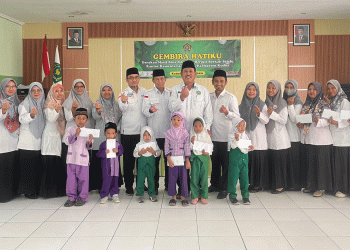 Bantuan Anak Didik RA dalam Program Gembira Hatiku
