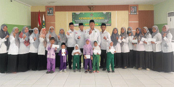 Bantuan Anak Didik RA dalam Program Gembira Hatiku