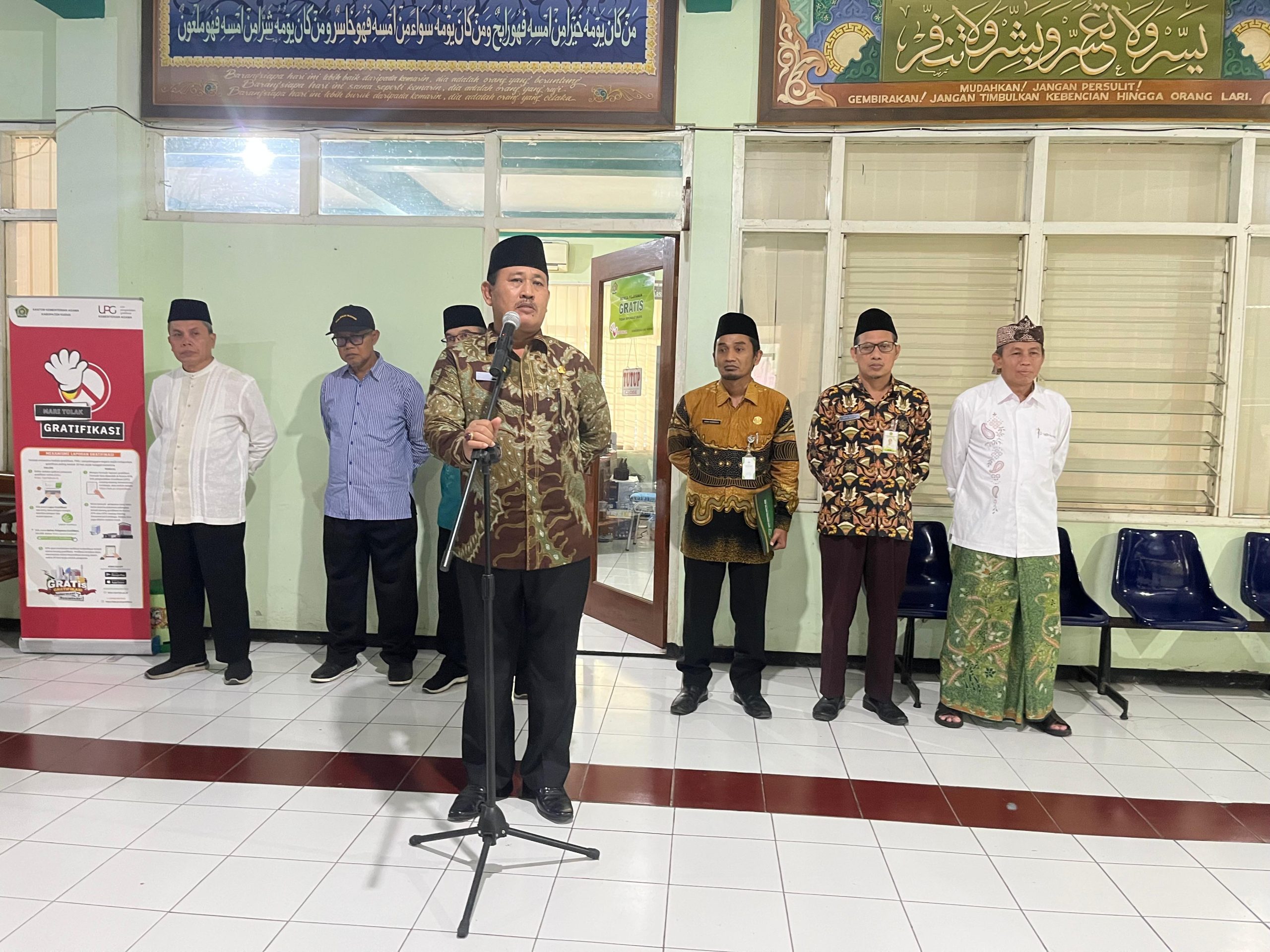 Apel Sore Sekaligus Penyerahan SK Kenaikan Pangkat dan Launching Aplikasi SIMPELKAK