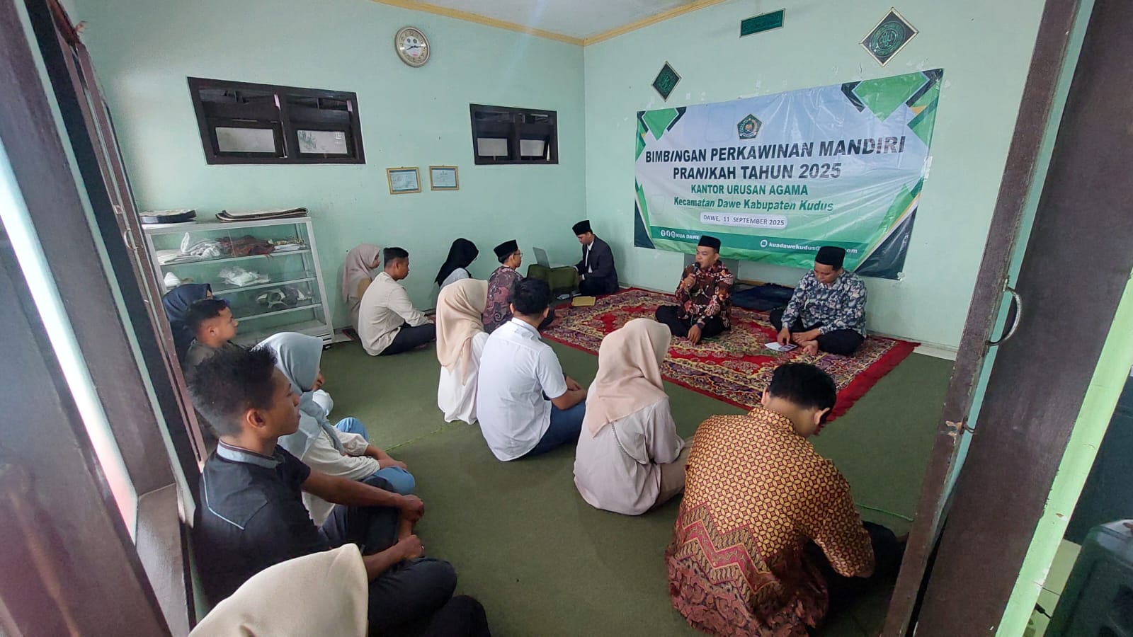 KUA Dawe Adakan Bimwin, Bekali Catin Wujudkan Keluarga Sehat dan Harmonis