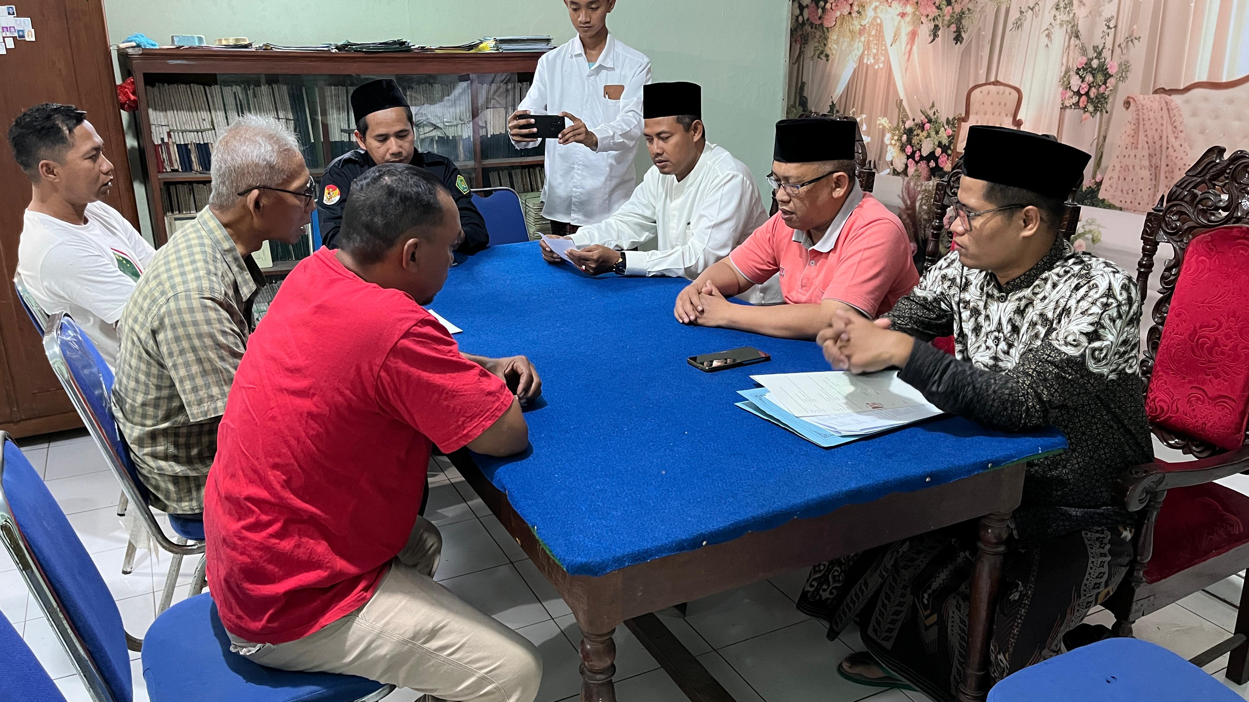 Pastikan Status Hukum, PPAIW KUA Gebog Laksanakan Ikrar Wakaf